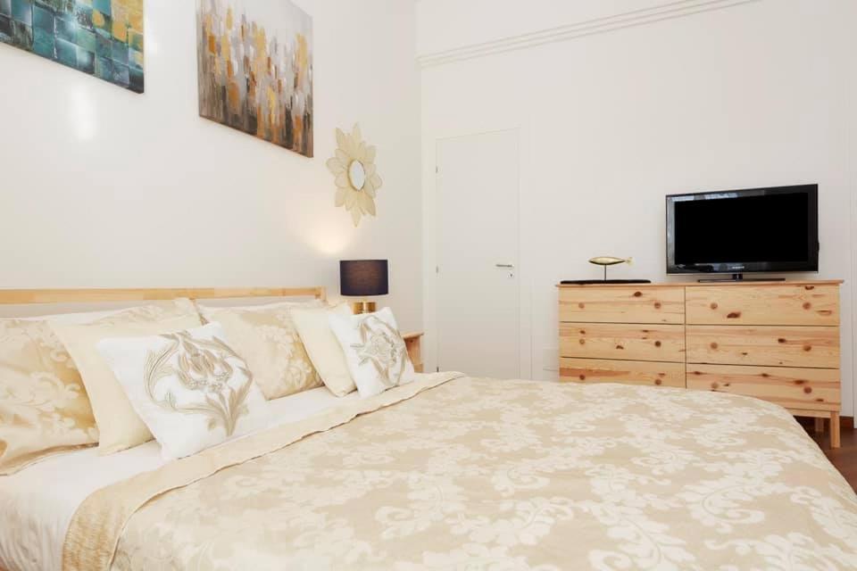 Idream Apartment & Rooms Catania Bagian luar foto