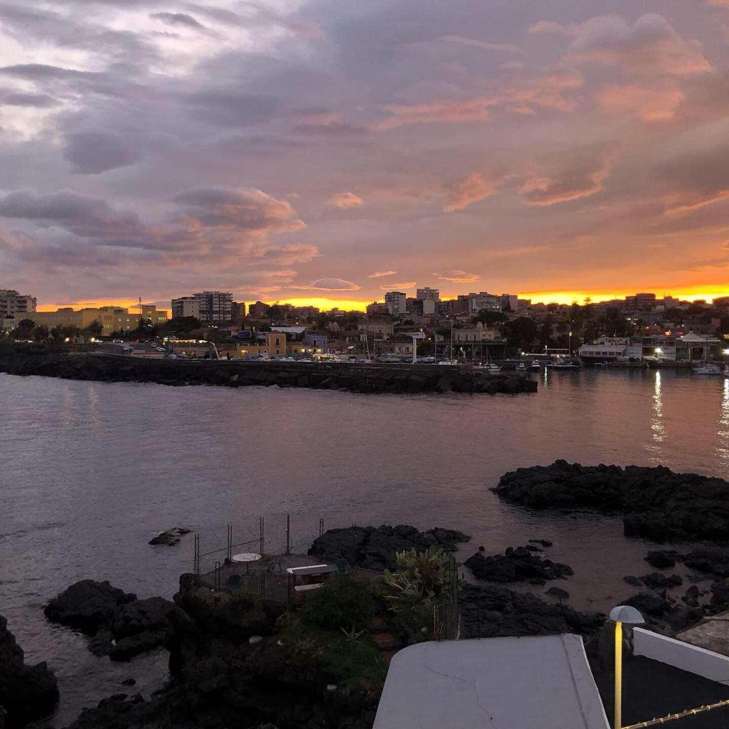 Idream Apartment & Rooms Catania Bagian luar foto