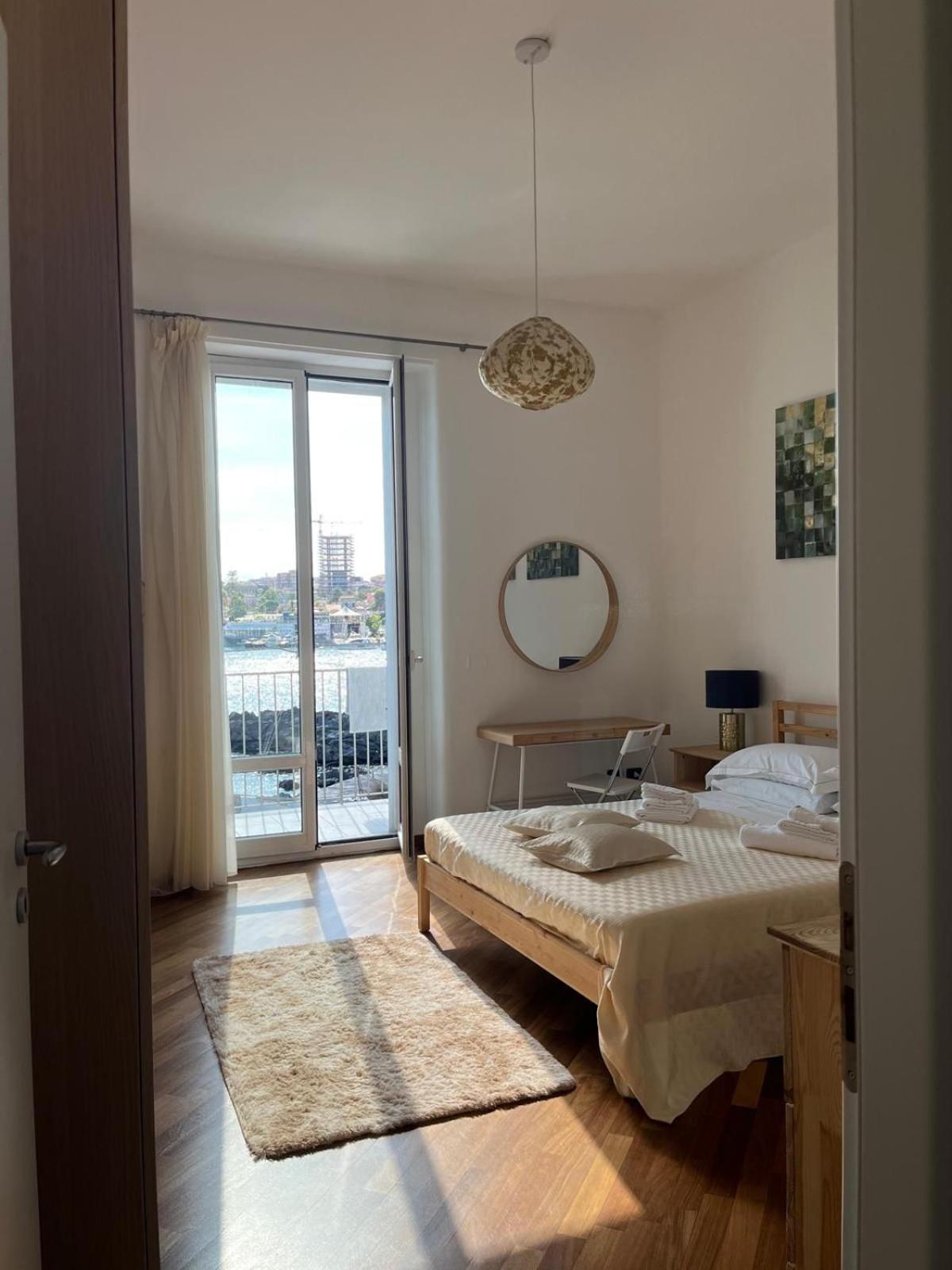Idream Apartment & Rooms Catania Bagian luar foto
