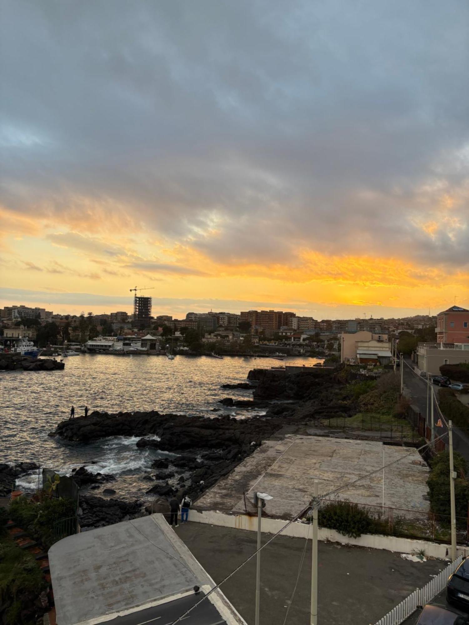 Idream Apartment & Rooms Catania Bagian luar foto