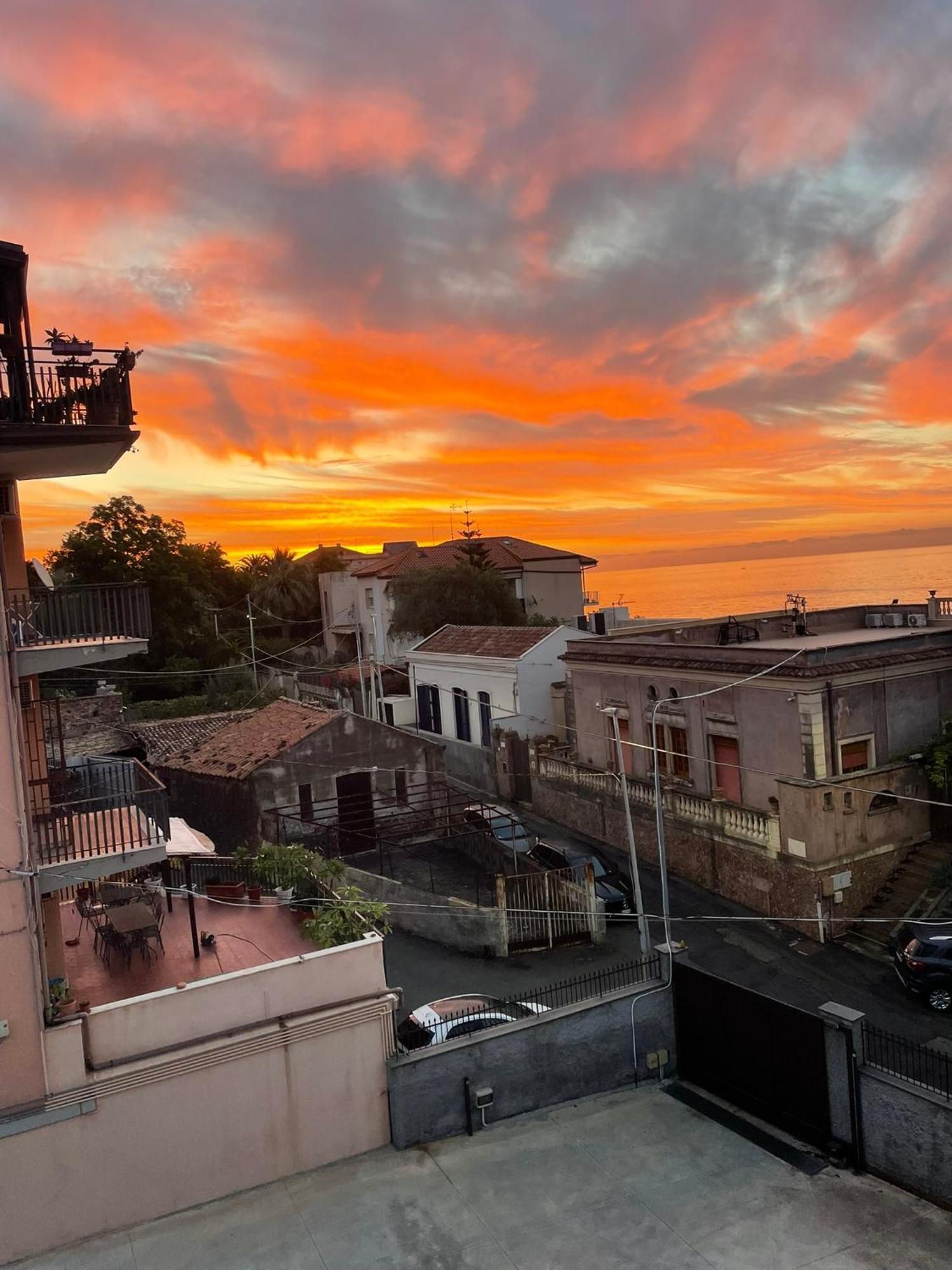 Idream Apartment & Rooms Catania Bagian luar foto