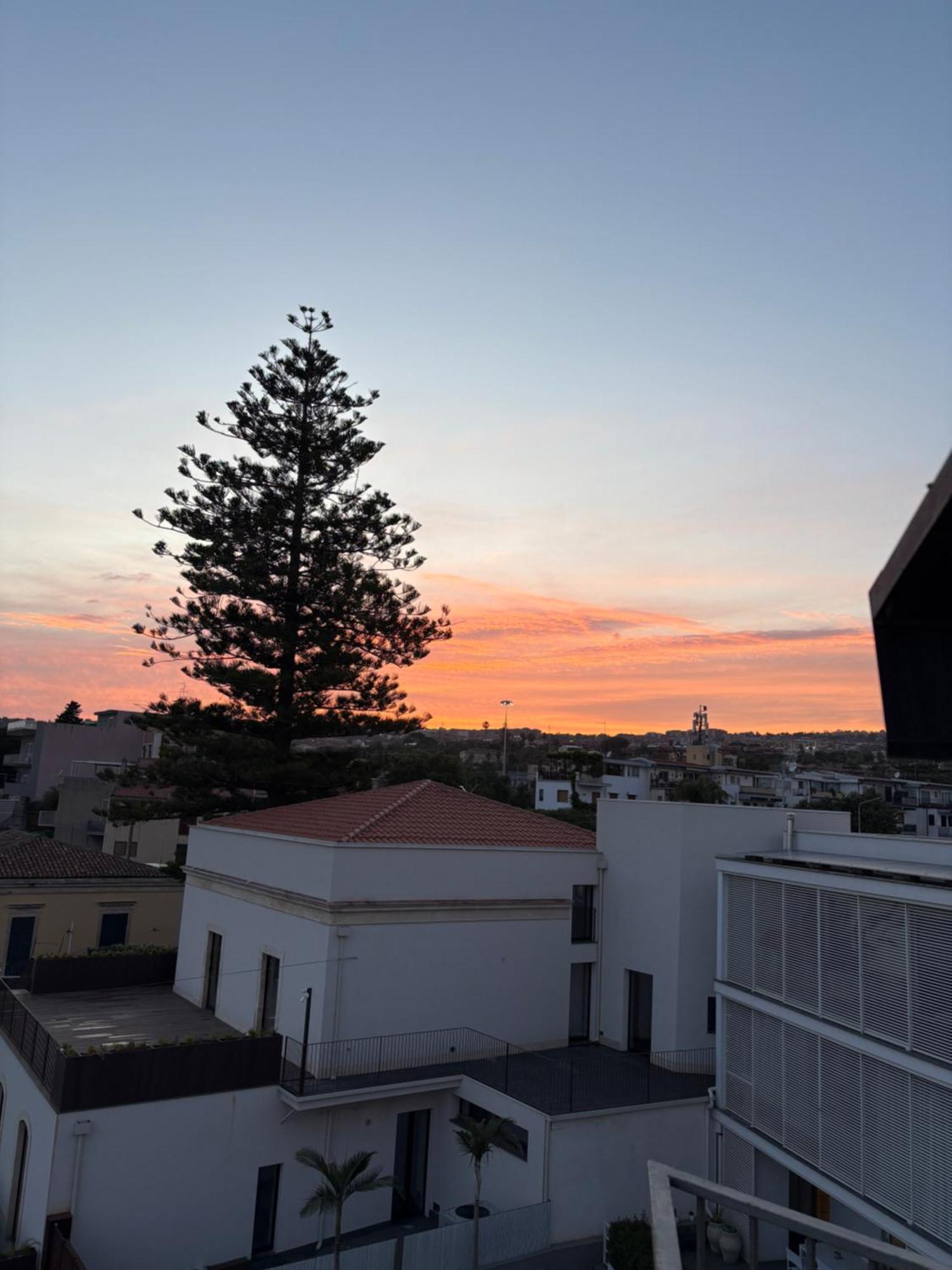 Idream Apartment & Rooms Catania Bagian luar foto
